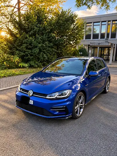 VW Golf 2.0 TDI Highline — Diesel efficace, toit panoramique, sans sinistre — fianco