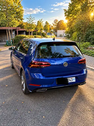 VW Golf 2.0 TDI Highline — Diesel efficace, toit panoramique, sans sinistre — cruscotto