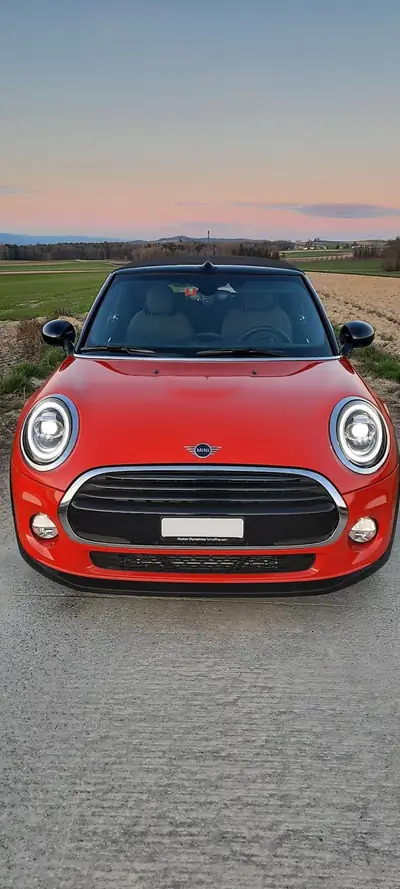 MINI Cooper Cabriolet — Roadster stylisé, 4 roues hiver incluses, expertise garantie — tableau de bord