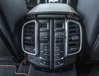 Porsche Cayenne Turbo TECHART MAGNUM — 580 ch, quasi-neuf, un seul propriétaire — Miniatura 16
