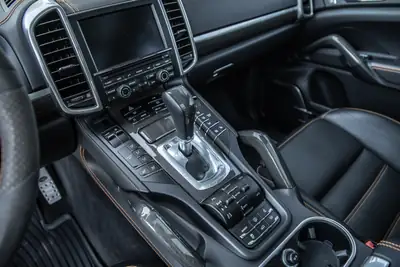 Porsche Cayenne Turbo TECHART MAGNUM — 580 ch, quasi-neuf, un seul propriétaire — Miniatura 26