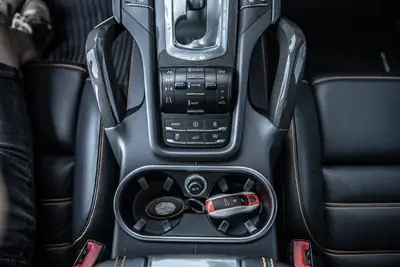 Porsche Cayenne Turbo TECHART MAGNUM — 580 ch, quasi-neuf, un seul propriétaire — Miniatura 27