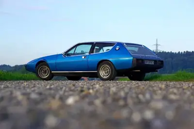 Lotus Elite 1975 — Chef-d'œuvre britannique, motorisation 155 ch authentique — arrière