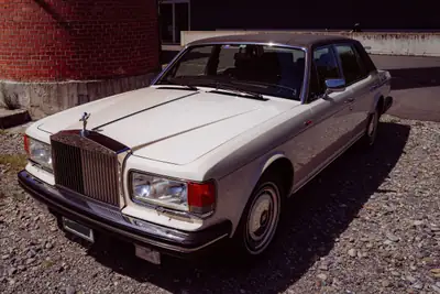 Rolls-Royce Silver Spirit I — Chef-d'œuvre britannique de 1983, seulement 35'000 km — côté