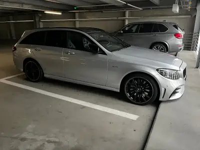 Mercedes-Benz C 43 AMG 4Matic — Break sportif 390 ch, transmission automatique 9G — côté