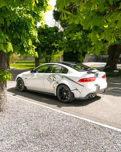 Jaguar XE SVO Project 8 — 1/62 exemplaires mondiaux avec Track Pack et garantie constructeur — interni