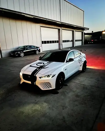 Jaguar XE SVO Project 8 — 1/62 exemplaires mondiaux avec Track Pack et garantie constructeur — Miniatura 10