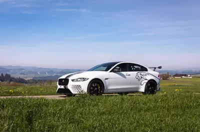 Jaguar XE SVO Project 8 — 1/62 exemplaires mondiaux avec Track Pack et garantie constructeur — Miniatura 12