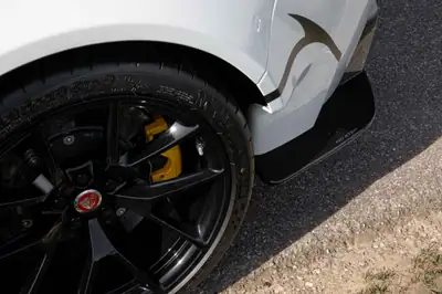 Jaguar XE SVO Project 8 — 1/62 exemplaires mondiaux avec Track Pack et garantie constructeur — Miniatura 13