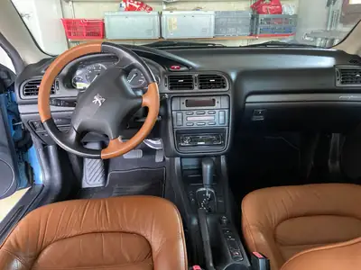 Peugeot 406 Coupé 3.0 V6 Pack — Rare et préservé, 85'000 km seulement — Miniature 8