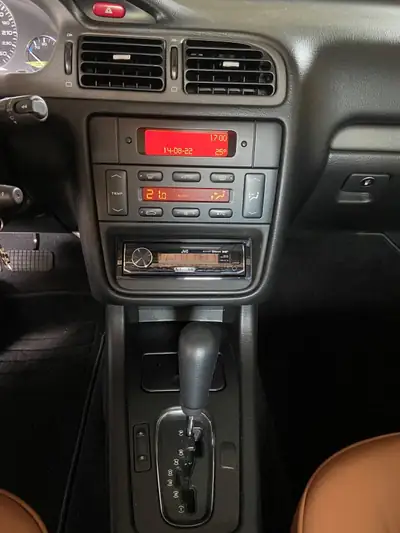 Peugeot 406 Coupé 3.0 V6 Pack — Rare et préservé, 85'000 km seulement — Miniature 10