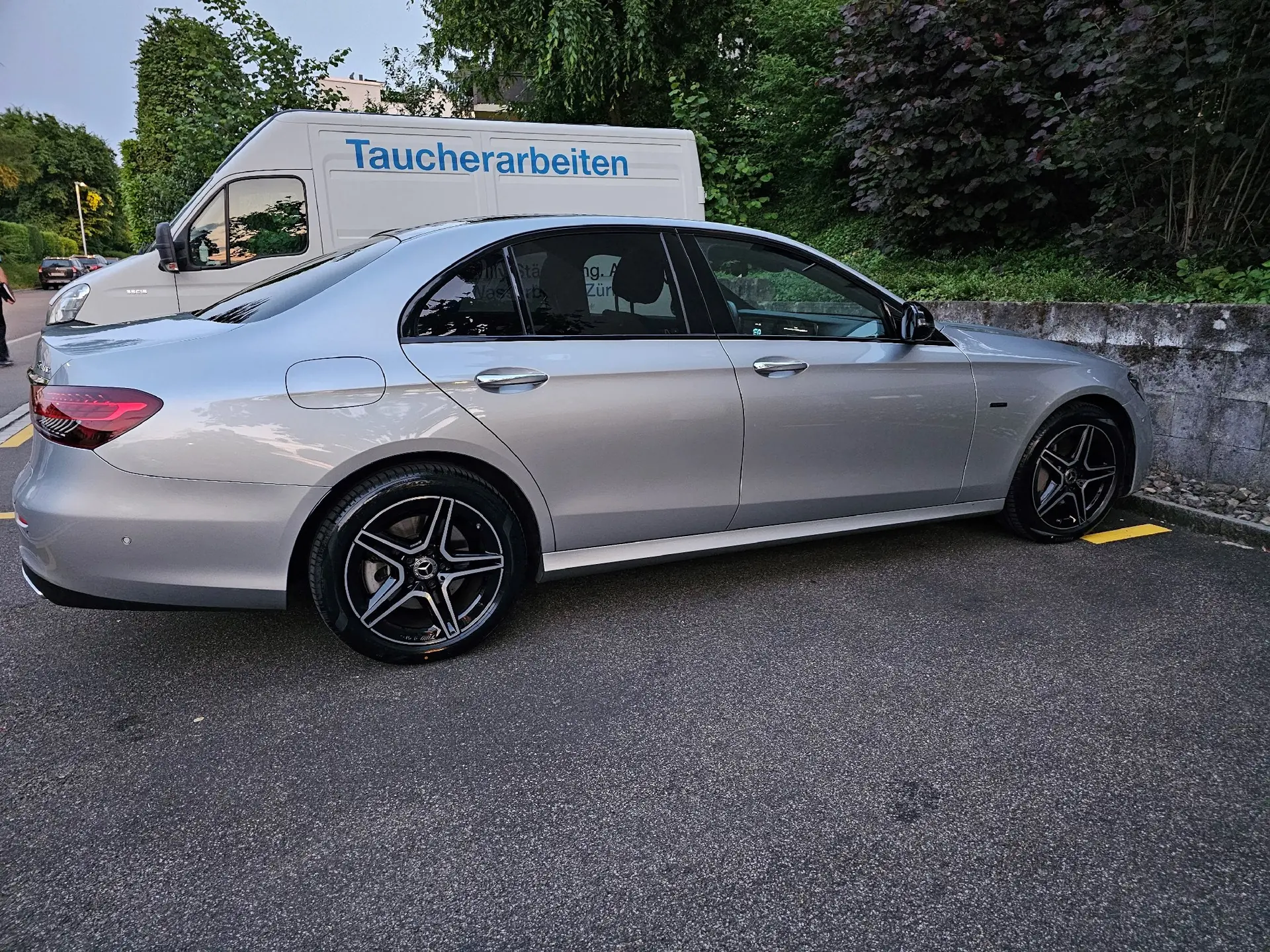 Mercedes-Benz E 300 de 4Matic — Berline hybride diesel rechargeable, 144 000 km, garantie constructeur — Außenansicht