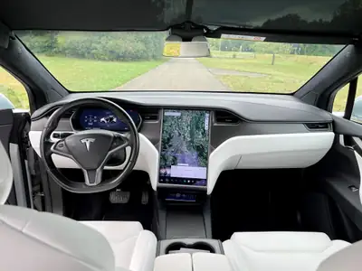Tesla Model X 100D — SUV électrique haute performance, batterie neuve et recharge illimitée — dettaglio