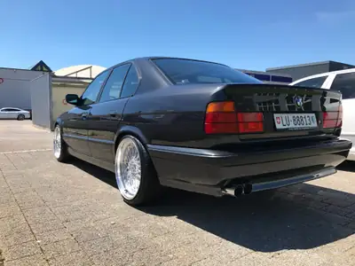 BMW M5 1991 — Berline de prestige légendaire, 315 ch, peu kilométrée — intérieur