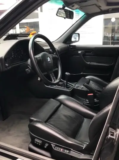 BMW M5 1991 — Berline de prestige légendaire, 315 ch, peu kilométrée — Miniature 7