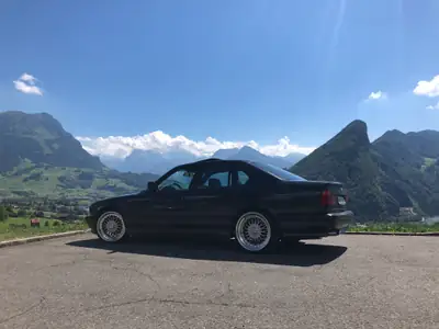 BMW M5 1991 — Berline de prestige légendaire, 315 ch, peu kilométrée — Miniature 11