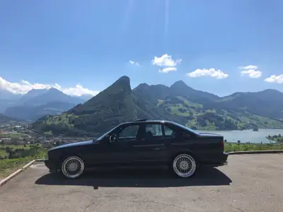 BMW M5 1991 — Berline de prestige légendaire, 315 ch, peu kilométrée — Miniature 13