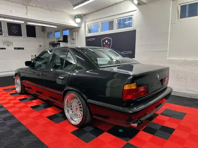 BMW M5 1991 — Berline de prestige légendaire, 315 ch, peu kilométrée — Miniature 17
