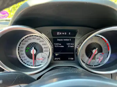 Mercedes-Benz SLK 200 7G-Tronic — Cabriolet élégant, moteur efficient et prix avantageux — côté