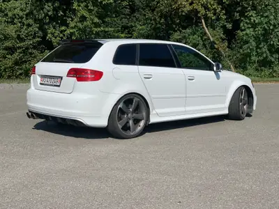 Audi RS3 Sportback 2.5 TFSI quattro — 420 ch, performante et polyvalente — vista posteriore