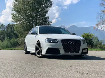 Audi RS3 Sportback 2.5 TFSI quattro — 420 ch, performante et polyvalente — vista esterna