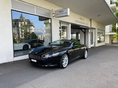 Aston Martin DB9 Touchtronic 2 — Le coupé sport britannique de prestige — vista esterna