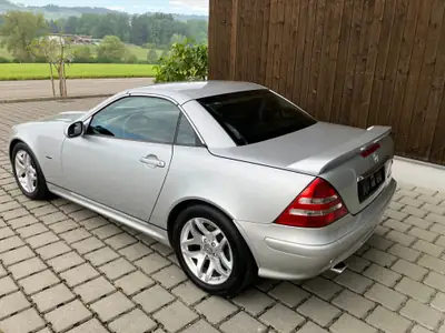 Mercedes-Benz SLK 230 Kompressor Final Edition — Roadster iconique, moteur turbo, 56'200 km — Seitenansicht