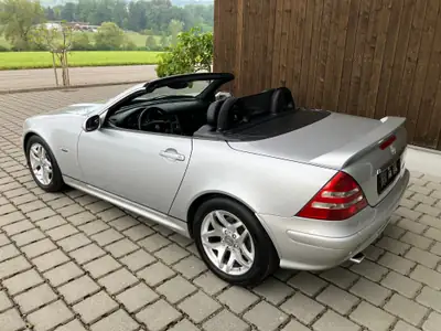 Mercedes-Benz SLK 230 Kompressor Final Edition — Roadster iconique, moteur turbo, 56'200 km — Armaturenbrett