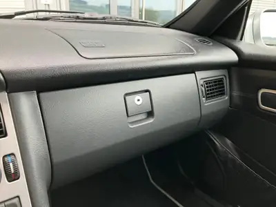 Mercedes-Benz SLK 230 Kompressor Final Edition — Roadster iconique, moteur turbo, 56'200 km — Miniatur 9