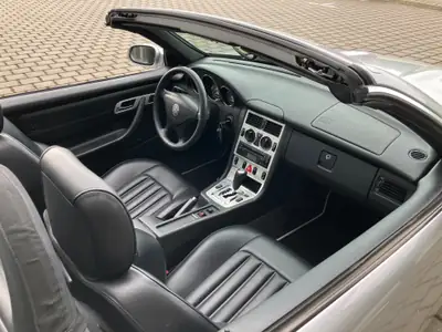 Mercedes-Benz SLK 230 Kompressor Final Edition — Roadster iconique, moteur turbo, 56'200 km — Miniatur 11