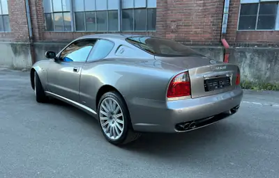 Maserati Coupé GT — Le V8 Ferrari légendaire, 67 900 km seulement — vista posteriore