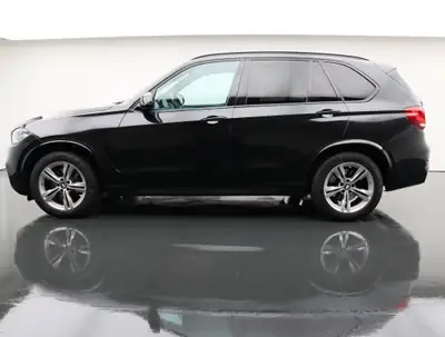 BMW X5 xDrive 40d Steptronic — SUV premium diesel, 183 500 km, traction intégrale — Heckansicht
