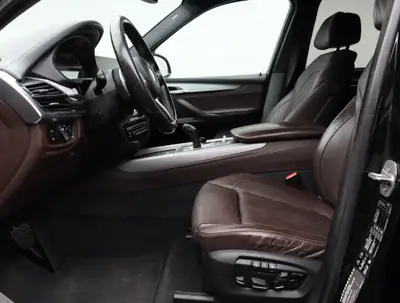 BMW X5 xDrive 40d Steptronic — SUV premium diesel, 183 500 km, traction intégrale — Armaturenbrett