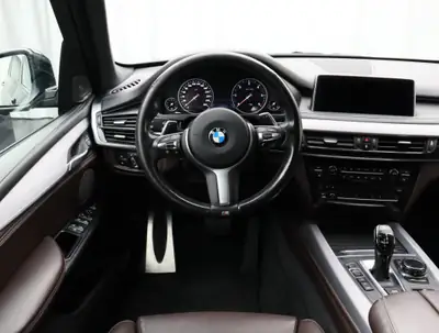 BMW X5 xDrive 40d Steptronic — SUV premium diesel, 183 500 km, traction intégrale — Miniatur 7