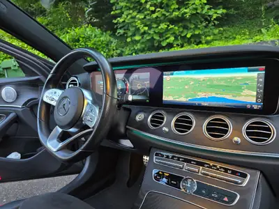 Mercedes-Benz E 200 AMG Line 4Matic — Berline premium, état impeccable, 4 roues motrices — arrière