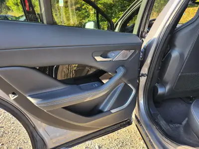Jaguar I-PACE EV400 HSE AWD — SUV électrique premium, 29'000 km seulement — Miniature 7