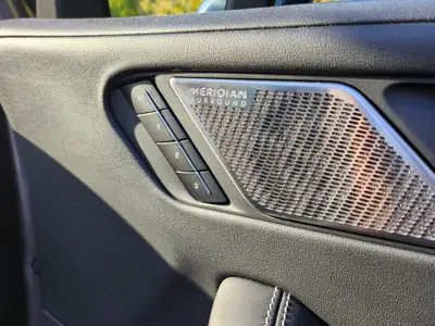 Jaguar I-PACE EV400 HSE AWD — SUV électrique premium, 29'000 km seulement — Miniature 11
