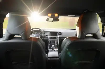 Volvo V60 T4 Kinetic R-Design — Break élégant, entretien Volvo complet, 125'000 km — Miniatura 8