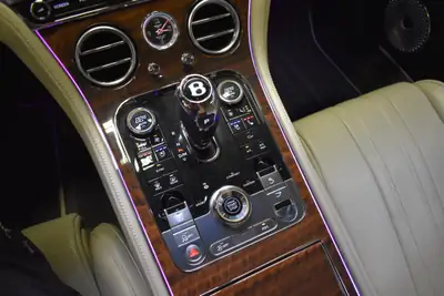 Bentley Continental GT 6.0 W12 — Le coupé de prestige britannique, 635 ch et histoire tracée — Miniature 17
