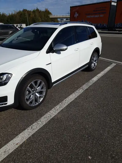 VW Golf Alltrack 2.0 TDI 4Motion — Monospace polyvalent, moteur fiable, très bas kilométrage — interni