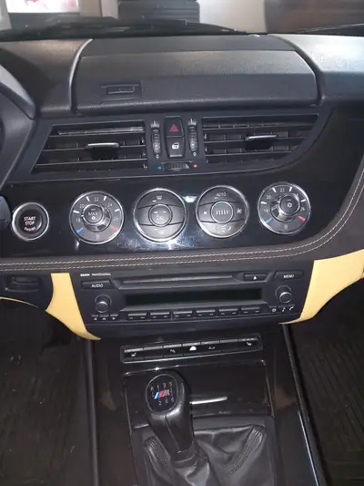 BMW Z4 sDrive23i — Cabriolet sportif 2011, moteur 204 ch et sans sinistre — Miniatur 9