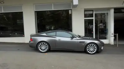 Aston Martin V12 Vanquish — Coupé britannique 470 ch, 57 000 km, parfait état — Detail