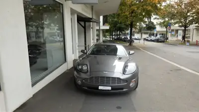 Aston Martin V12 Vanquish — Coupé britannique 470 ch, 57 000 km, parfait état — Miniatur 13