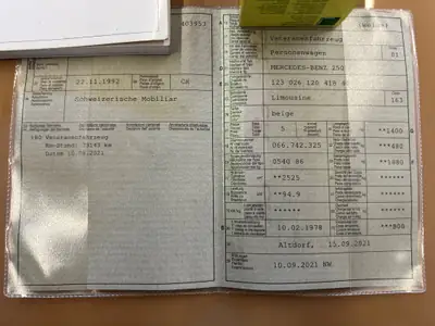 Mercedes-Benz 250 1978 — Berline classique aux statut Vétéran, climatisation rarissime — Heckansicht