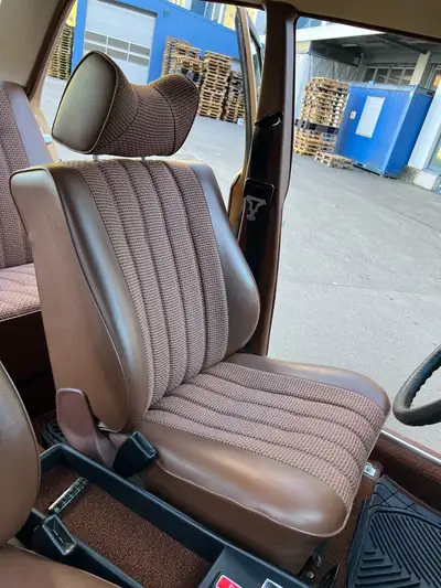 Mercedes-Benz 250 1978 — Berline classique aux statut Vétéran, climatisation rarissime — Detail