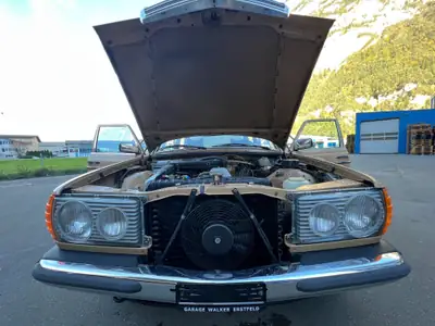 Mercedes-Benz 250 1978 — Berline classique aux statut Vétéran, climatisation rarissime — Miniatur 8