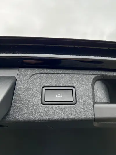 VW Passat Variant 2.0 TDI — Break élégant 4Motion, moteur robuste 190 ch — Miniatura 9