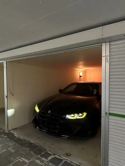 BMW M4 CSL 2023 — Coupé sport ultralégère, 551 ch, exemplaire collector CH — Miniatura 7