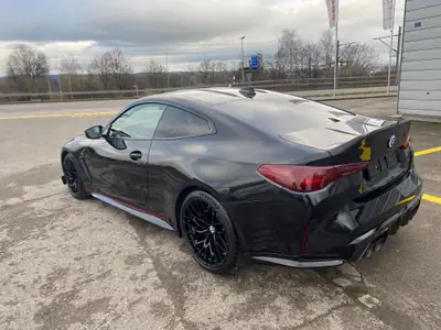 BMW M4 CSL 2023 — Coupé sport ultralégère, 551 ch, exemplaire collector CH — Miniatura 12