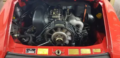 Porsche 911 Carrera Cabrio 1986 — Classique de légende, état impeccable — Armaturenbrett